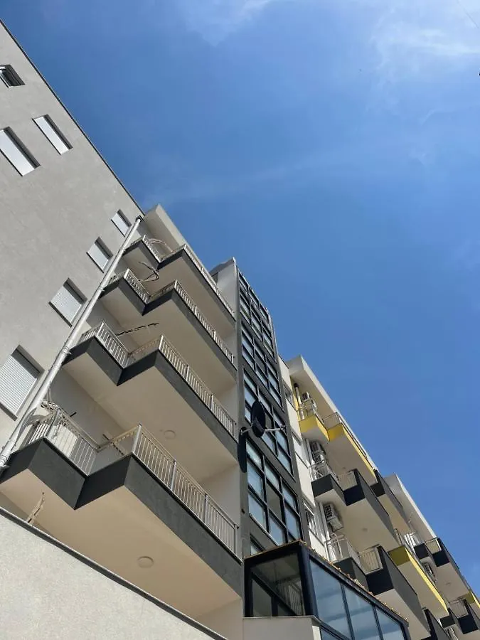 Twentysix Apartment Shkodër 0*,